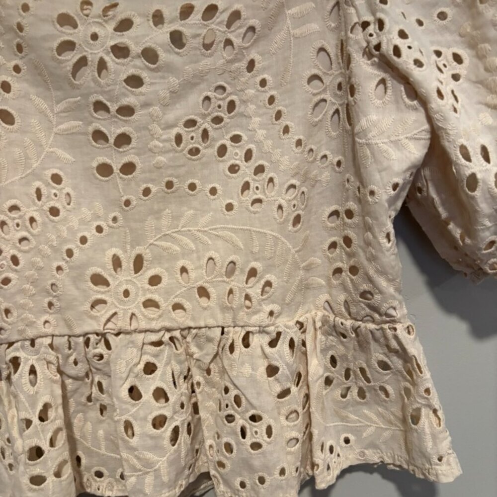 A Calin Cream Eyelet Crop Top Womens Size M Peasant Peplum Y2k Coquette Milkmaid - Picture 11 of 11